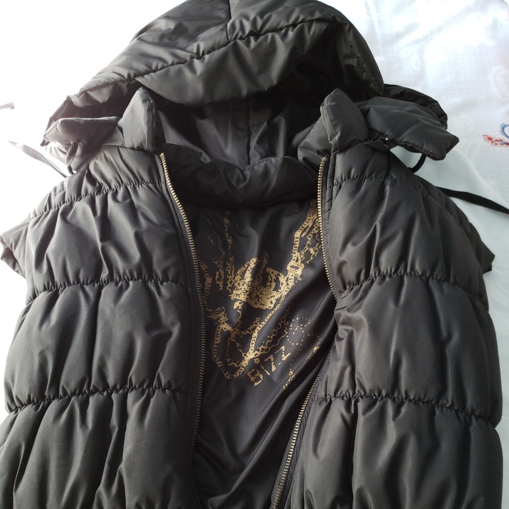 Black Puffy Zip Viest